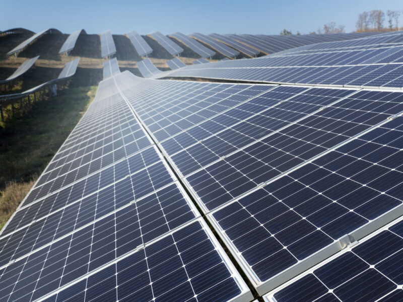 Quando utilizar os sistemas de energia solar on grid, off grid e grid zero?